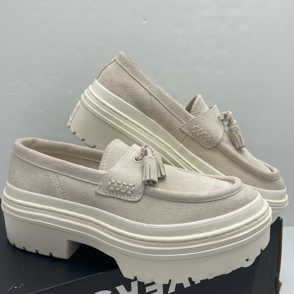 Converse A15553C
CTAS LUGGED HEEL LOAFER OX
LIGHT DUNE/EGRET/LIGHT DUNE Platform - Picture 5 of 16